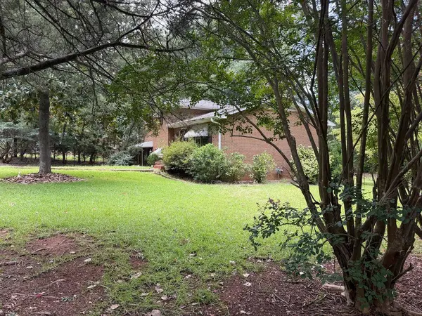 307 N Bethune St, Greenwood, SC 29646