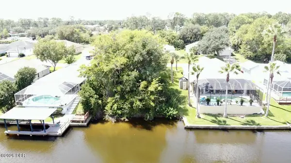 62 Columbia LN, Palm Coast, FL 32137