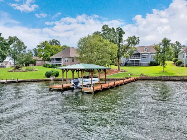107 Gardenia Dr, Ninety Six, SC 29666