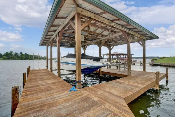 107 Gardenia Dr, Ninety Six, SC 29666