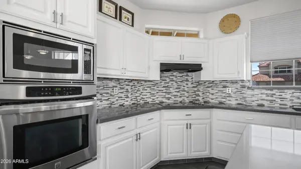 8621 S MAPLE Avenue, Tempe, AZ 85284