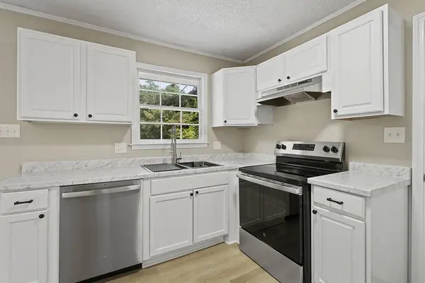 112 Anderson Dr, Greenwood, SC 29646