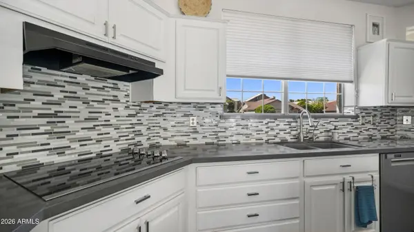 8621 S MAPLE Avenue, Tempe, AZ 85284