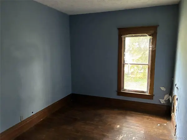 215 Mineral ST, Grand Ledge, MI 48837
