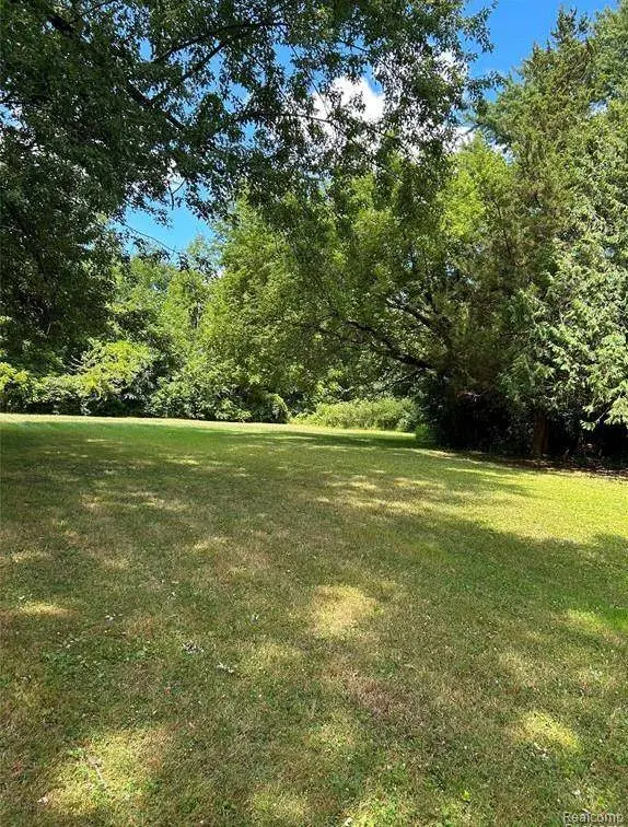 5325 Sitka ST, Burton, MI 48519