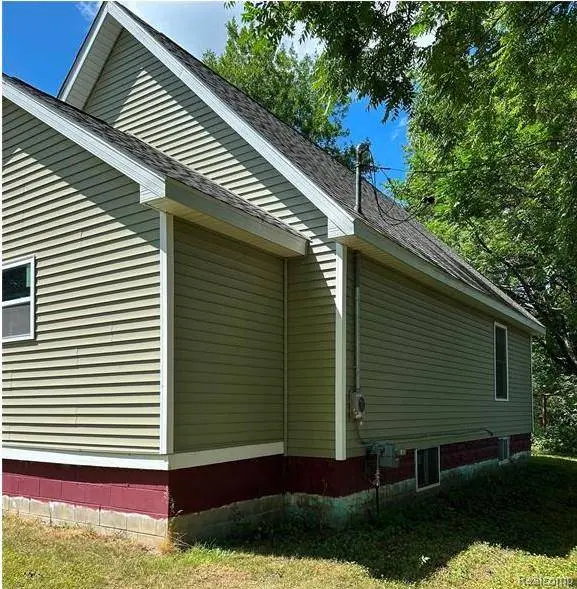 5325 Sitka ST, Burton, MI 48519