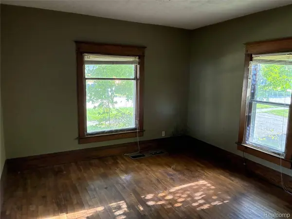 215 Mineral ST, Grand Ledge, MI 48837