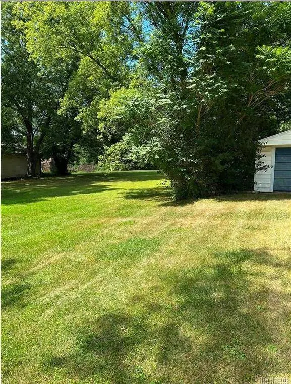 5325 Sitka ST, Burton, MI 48519
