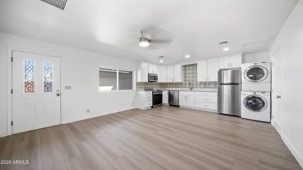 325 W MANHATTON Drive, Tempe, AZ 85282