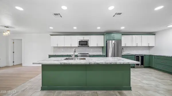 325 W MANHATTON Drive, Tempe, AZ 85282