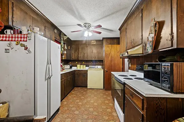 517 SC Highway 823, Mt. Carmel, SC 29840