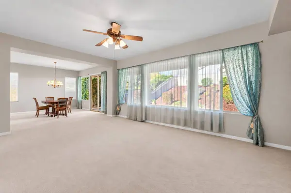 1064 Paragon LN, Lincoln, CA 95648