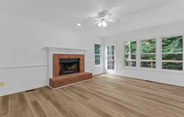6046 Braidwood Close Northwest, Acworth, GA 30101