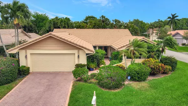 6839 Villas Dr S, Boca Raton, FL 33433-5025