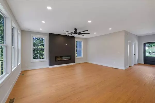 553 Somersby DR, Dallas, GA 30157