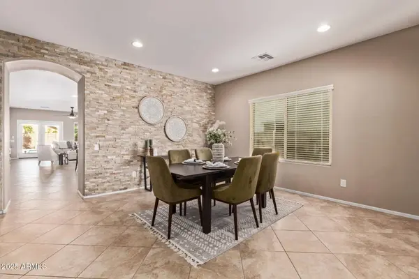3044 E TRIGGER Way, Gilbert, AZ 85297