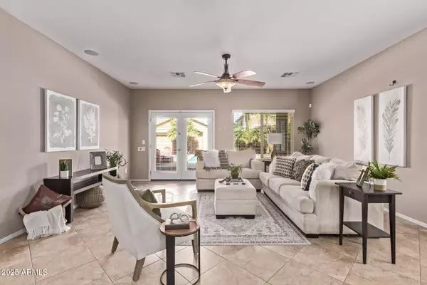 3044 E TRIGGER Way, Gilbert, AZ 85297