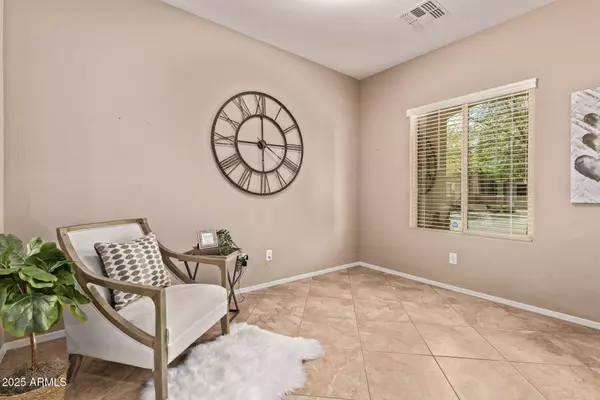 3044 E TRIGGER Way, Gilbert, AZ 85297