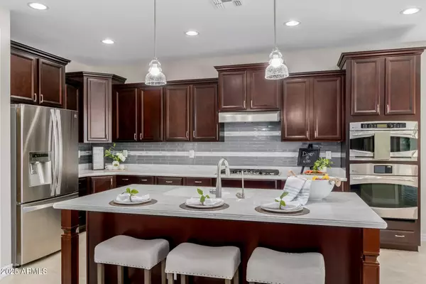 794 W LEATHERWOOD Avenue, Queen Creek, AZ 85140