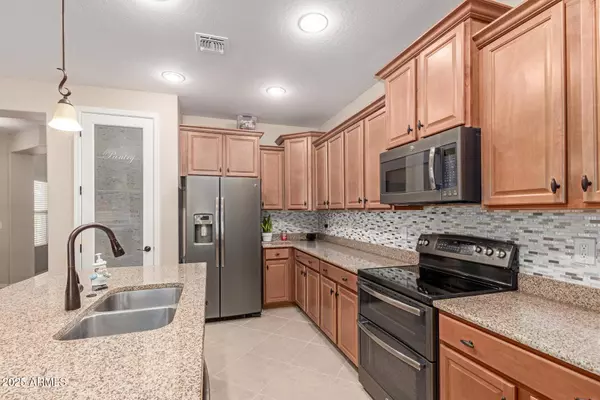 1410 W POPCORN TREE Avenue, Queen Creek, AZ 85140