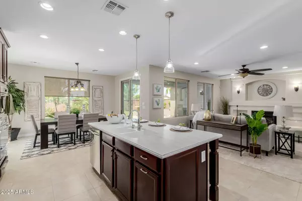 794 W LEATHERWOOD Avenue, Queen Creek, AZ 85140