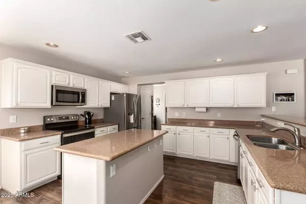 4102 E PALM BEACH Drive, Chandler, AZ 85249