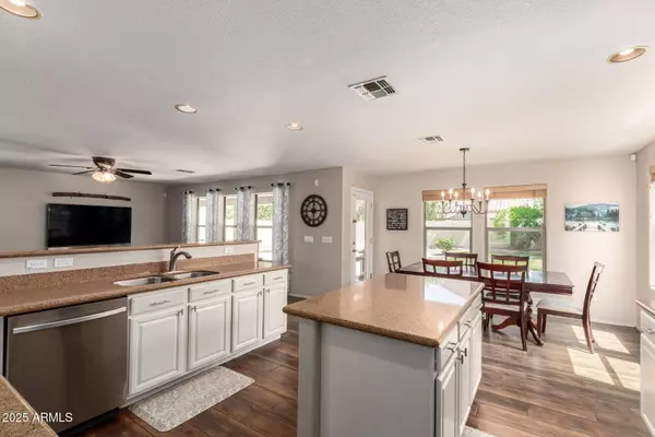 4102 E PALM BEACH Drive, Chandler, AZ 85249