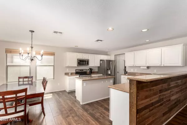 4102 E PALM BEACH Drive, Chandler, AZ 85249