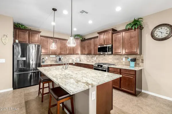 104 W LEATHERWOOD Avenue, Queen Creek, AZ 85140