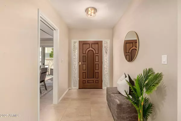 6945 E GLENROSA Avenue, Scottsdale, AZ 85251