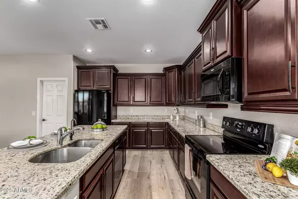 1493 E PRIMAVERA Way, San Tan Valley, AZ 85140