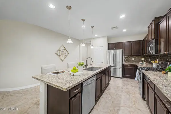 28446 N BROKEN SHALE Drive, San Tan Valley, AZ 85143