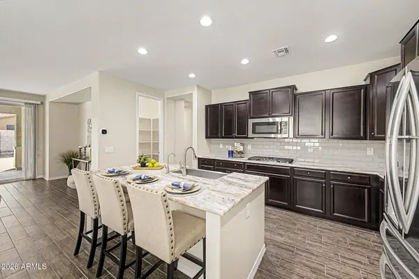 1075 W REDWOOD Avenue, Queen Creek, AZ 85140