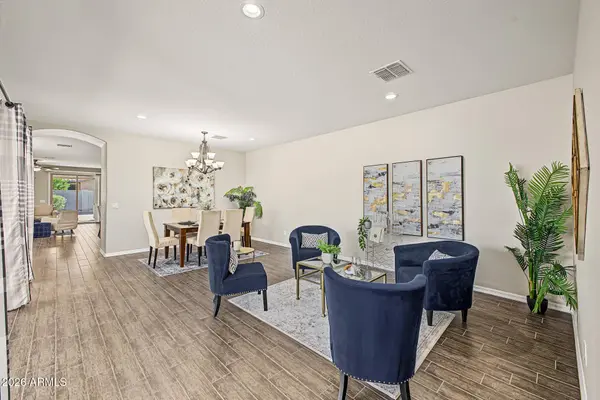 1075 W REDWOOD Avenue, Queen Creek, AZ 85140