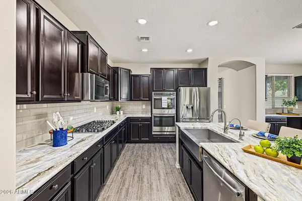1075 W REDWOOD Avenue, Queen Creek, AZ 85140