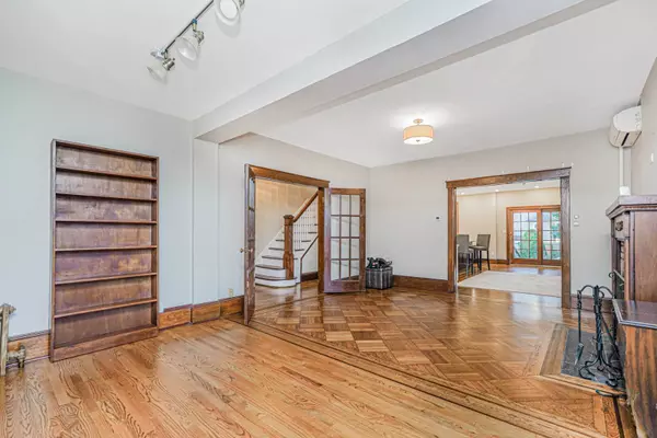 114 Holly ave, Staten Island, NY 10308