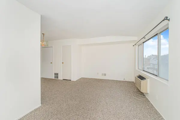 61 Francine court #B, Staten Island, NY 10306