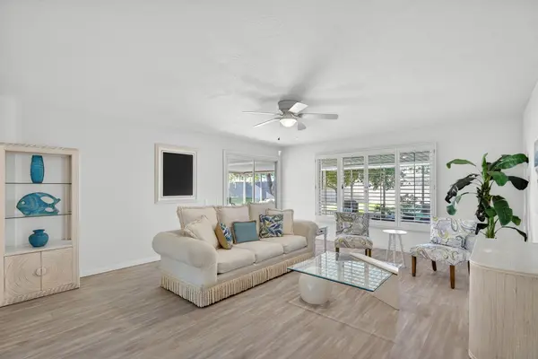18626 N Conestoga Dr, Sun City, AZ 85373-1430