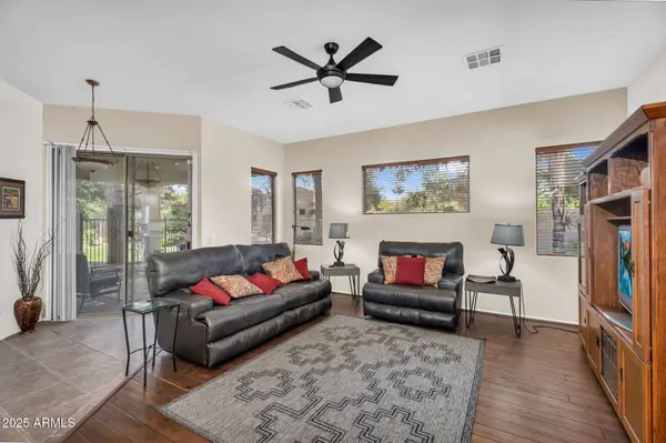 2000 W PERIWINKLE Way, Chandler, AZ 85248