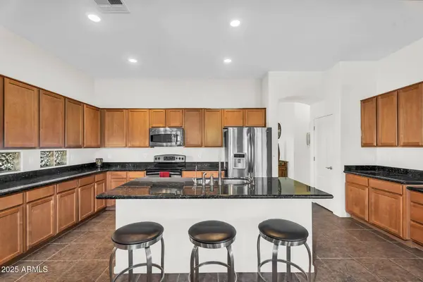 2000 W PERIWINKLE Way, Chandler, AZ 85248