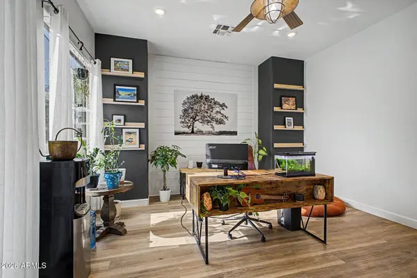 9904 E Keats Avenue, Mesa, AZ 85209