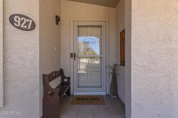 927 E GRANADA Avenue, Apache Junction, AZ 85119