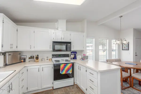 2400 E BASELINE Avenue #125, Apache Junction, AZ 85119