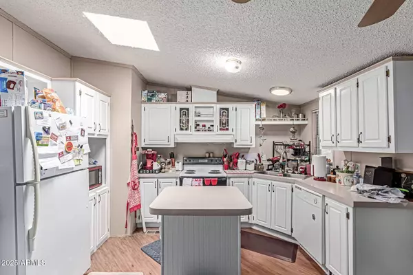 2400 E BASELINE Avenue #22, Apache Junction, AZ 85119