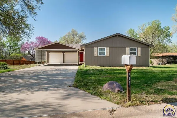 2616 SE 30th St, Topeka, KS 66605