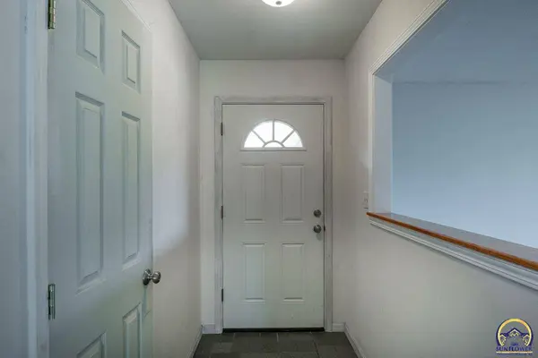 2616 SE 30th St, Topeka, KS 66605