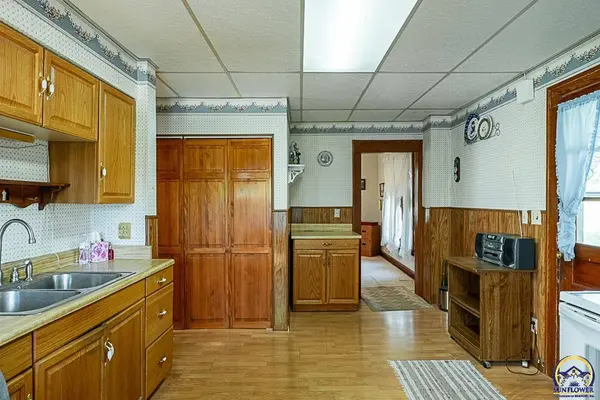 24872 NE K-4 HWY, Eskridge, KS 66423