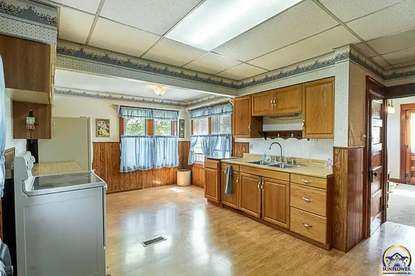 24872 NE K-4 HWY, Eskridge, KS 66423