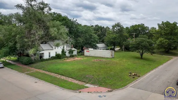 1304 NW Van Buren ST, Topeka, KS 66608