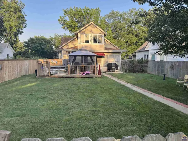 325 Kansas AVE, Alma, KS 66401